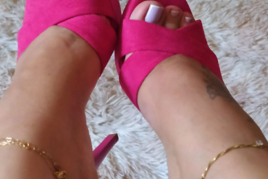 Kate Feet Gallery 03